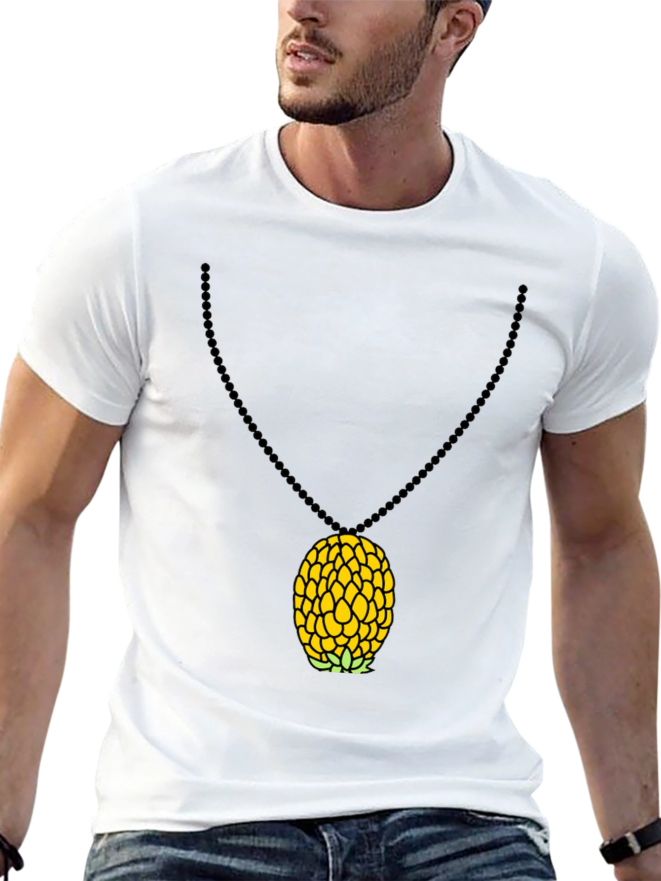 Camiseta Negra con Colgante de Piña