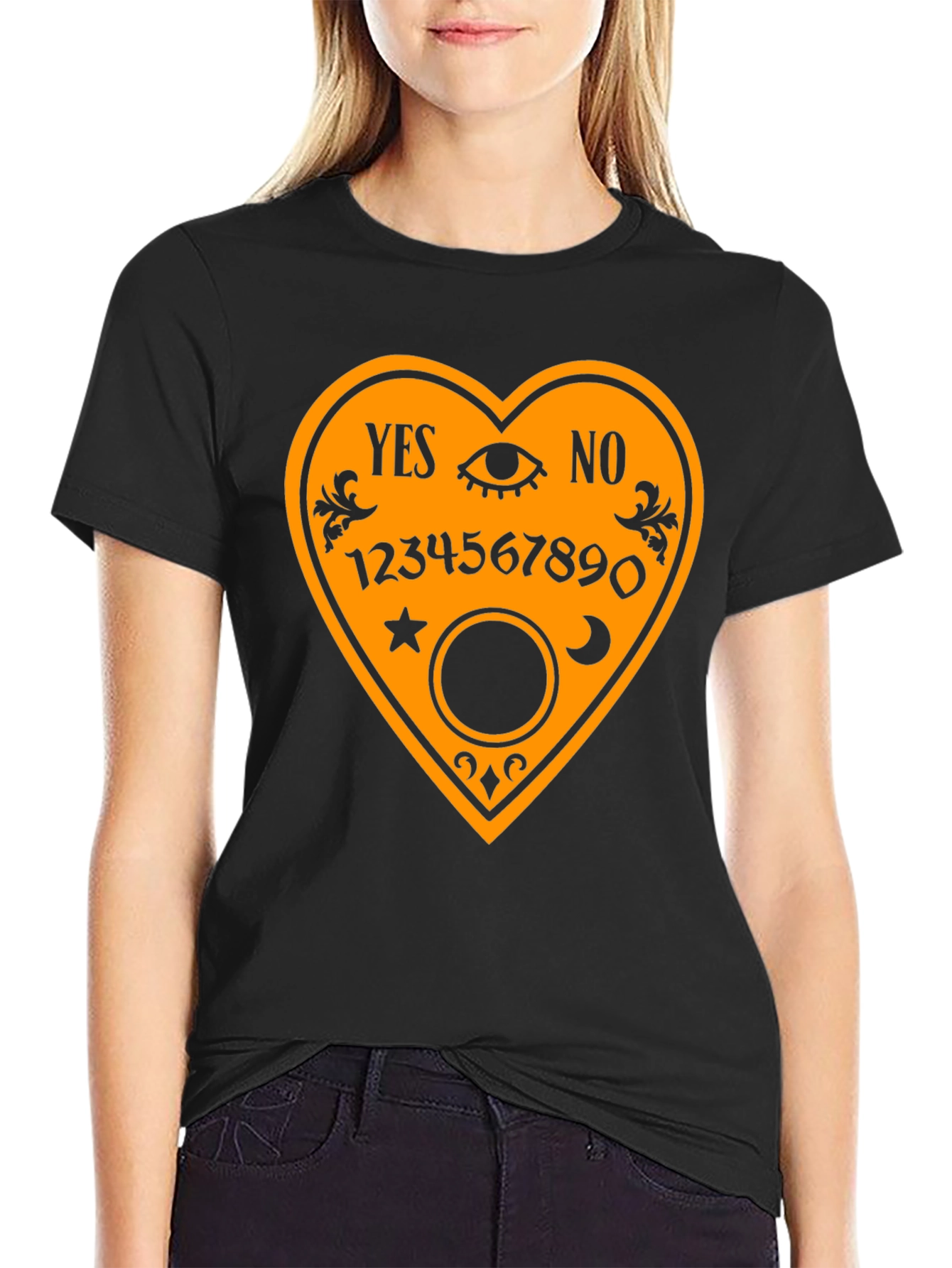 Camiseta Negra con Diseño de Tabla Ouija