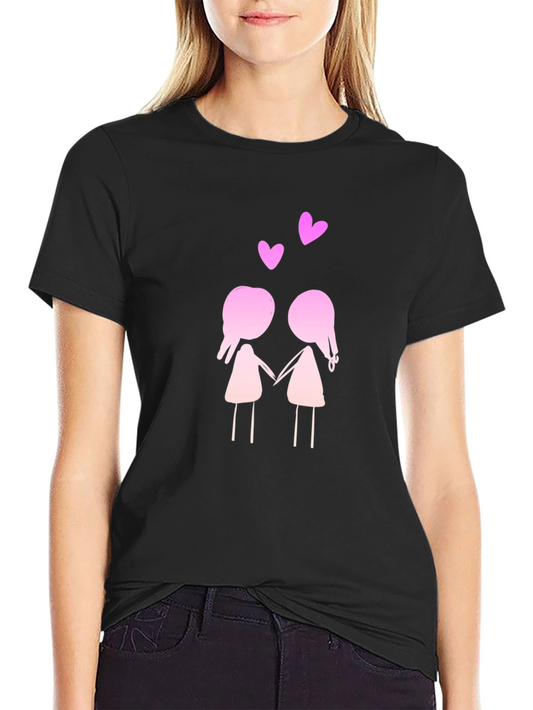 Camiseta Negra con Diseño de Pareja y Corazones