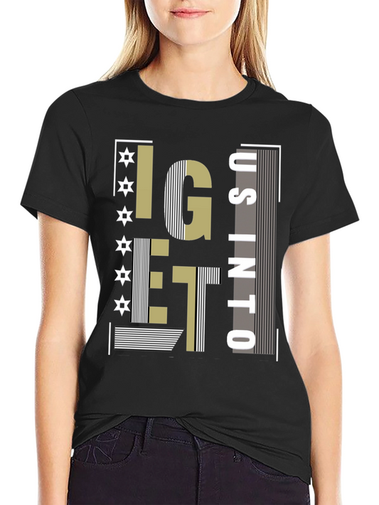 Camiseta Negra con Diseño Abstracto Moderno