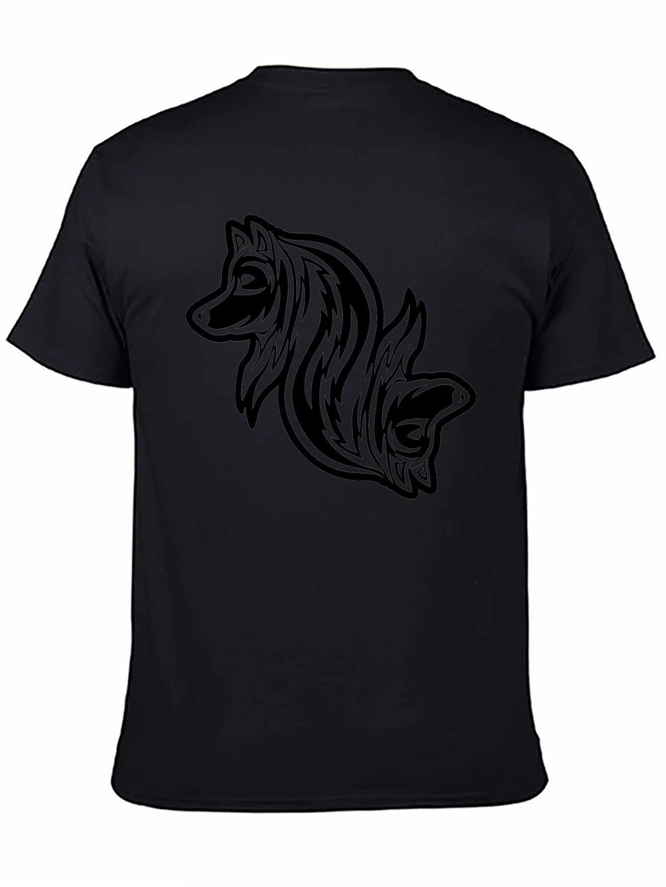 Camiseta Negra con Diseño de Lobos Tribal