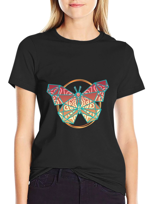 Camiseta Negra con Diseño de Mariposa Geométrica