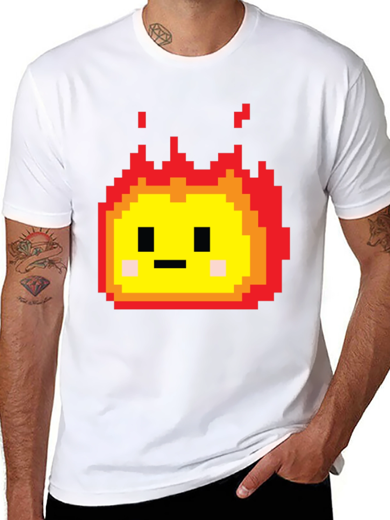 Camiseta Negra con Diseño Pixel de Fuego