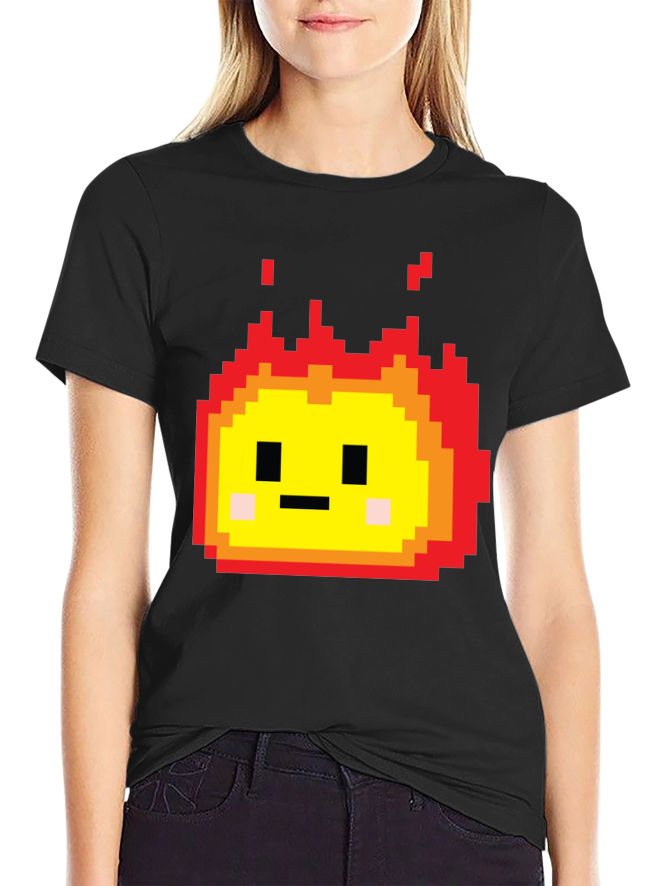 Camiseta Negra con Diseño Pixel de Fuego