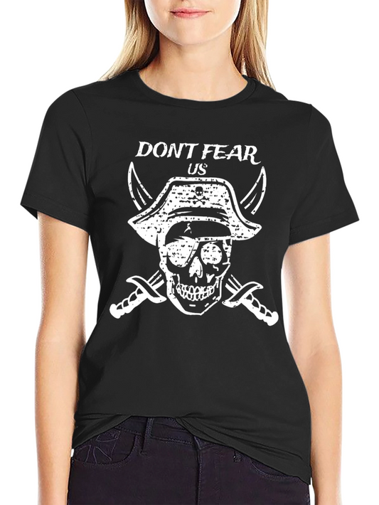Camiseta Negra con Diseño de Calavera Pirata
