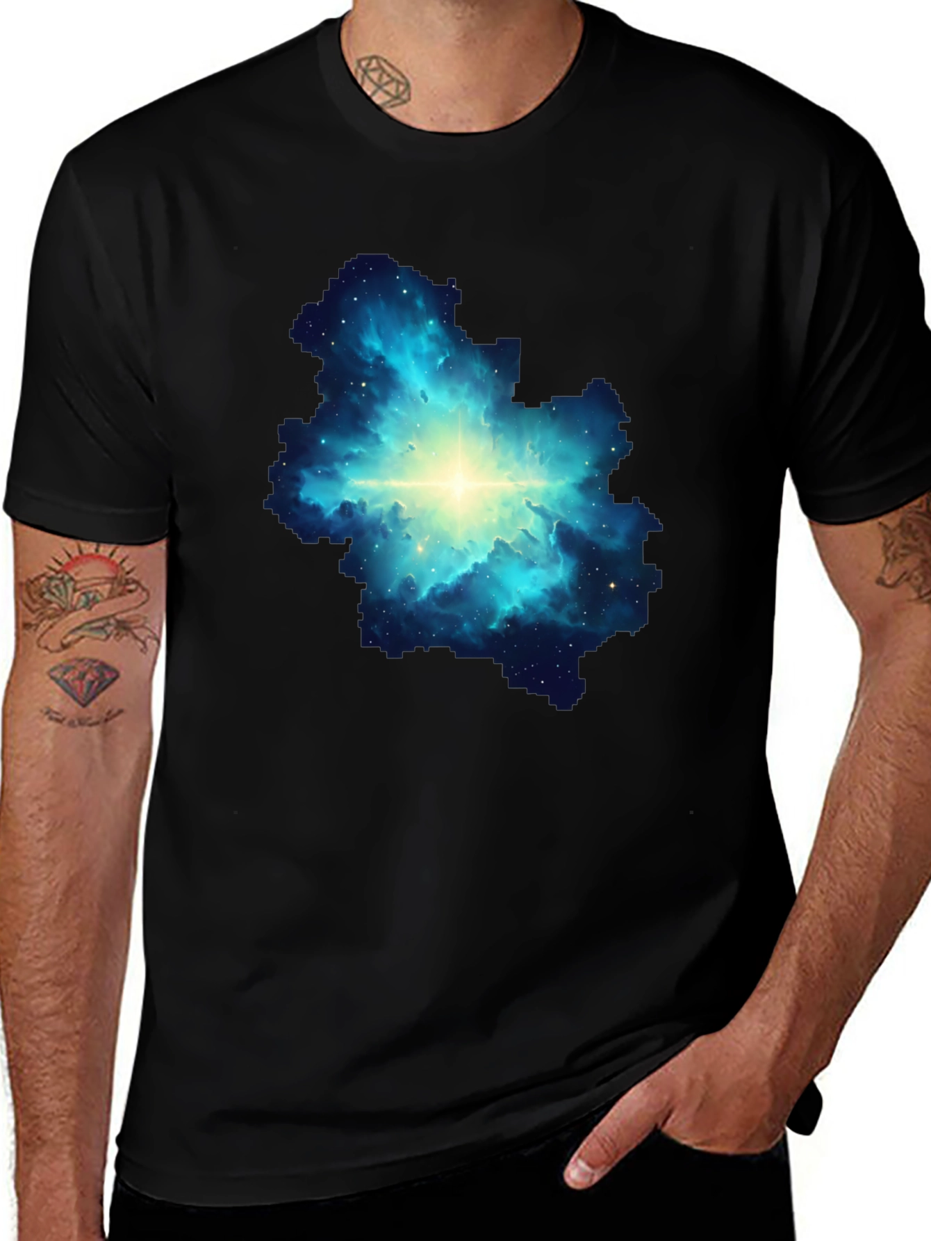 Camiseta Negra con Diseño de Nebulosa Estelar