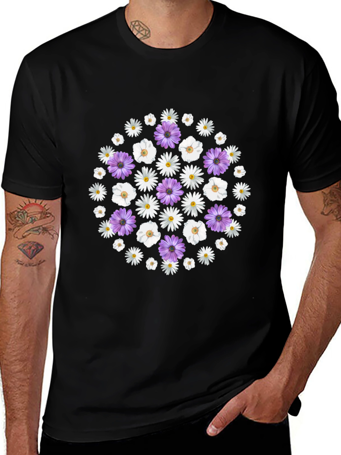 Camiseta Negra con Diseño Floral