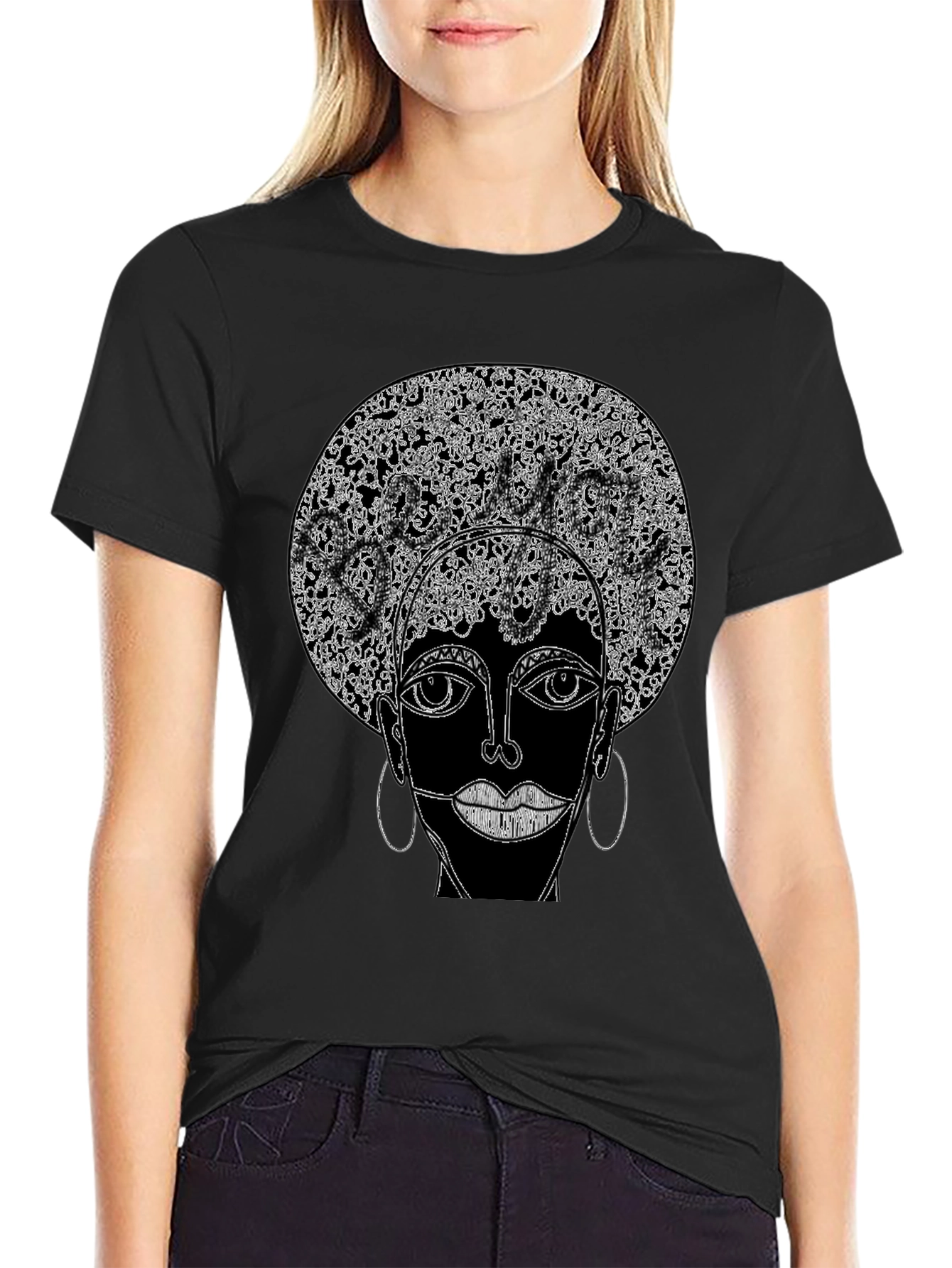 Camiseta Negra con Diseño Abstracto Afro