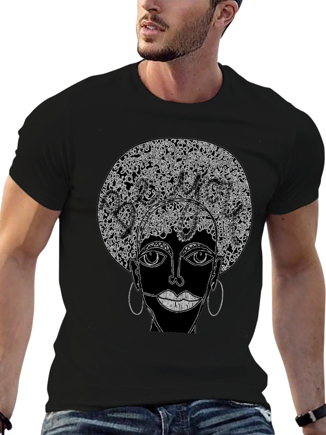 Camiseta Negra con Diseño Abstracto Afro