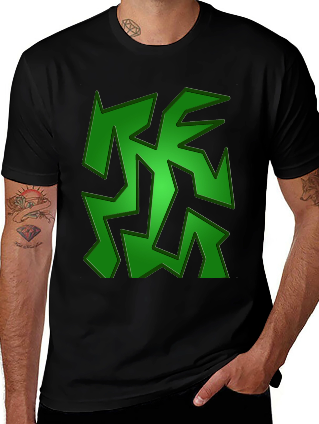 Camiseta Negra con Diseño Abstracto Verde