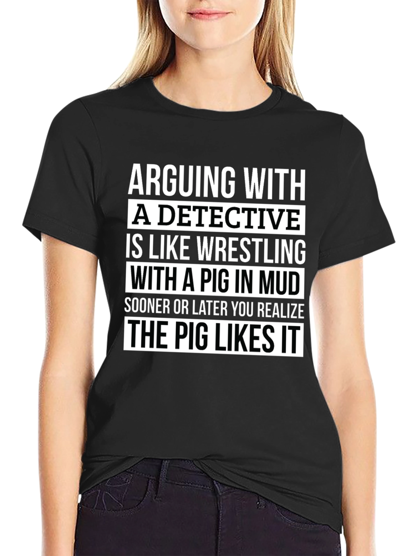 Camiseta Negra con Humor: Detective y el Cerdo