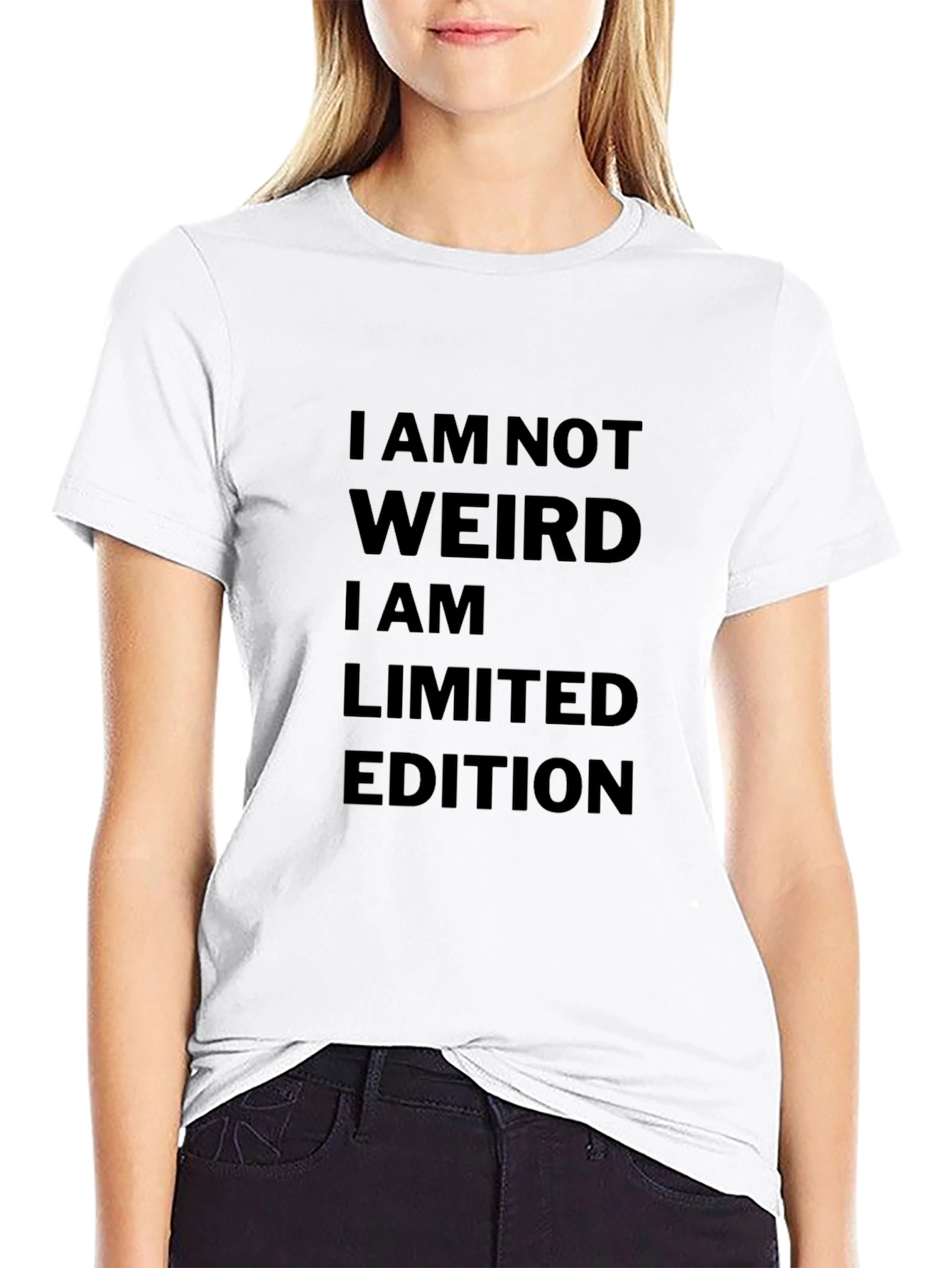 Camiseta Negra: No Soy Raro Soy Edición Limitada