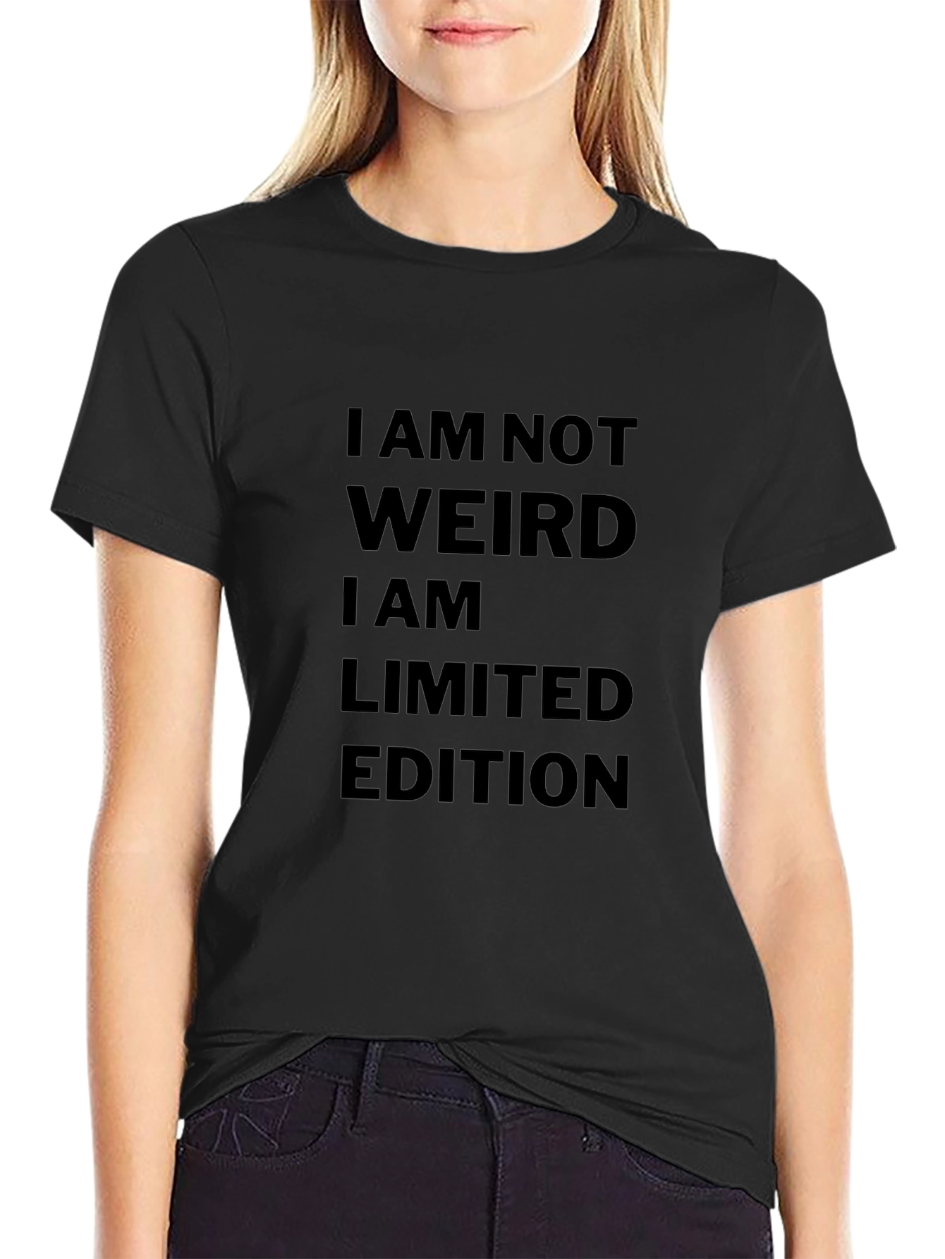 Camiseta Negra: No Soy Raro Soy Edición Limitada