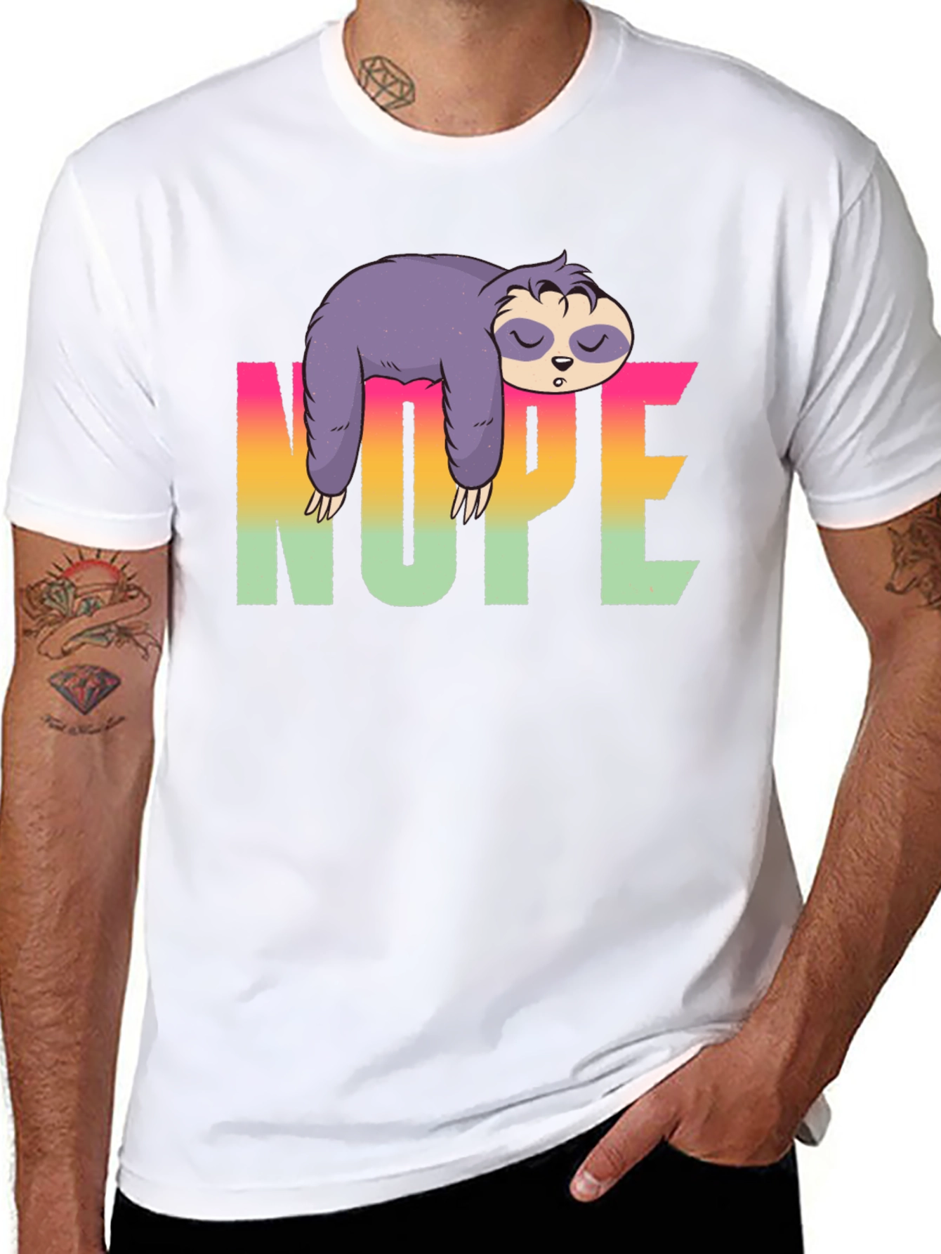 Camiseta Negra Perezosa con Diseño Nope