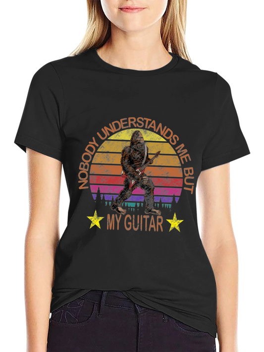 Camiseta Negra con Diseño de Bigfoot Guitarrista