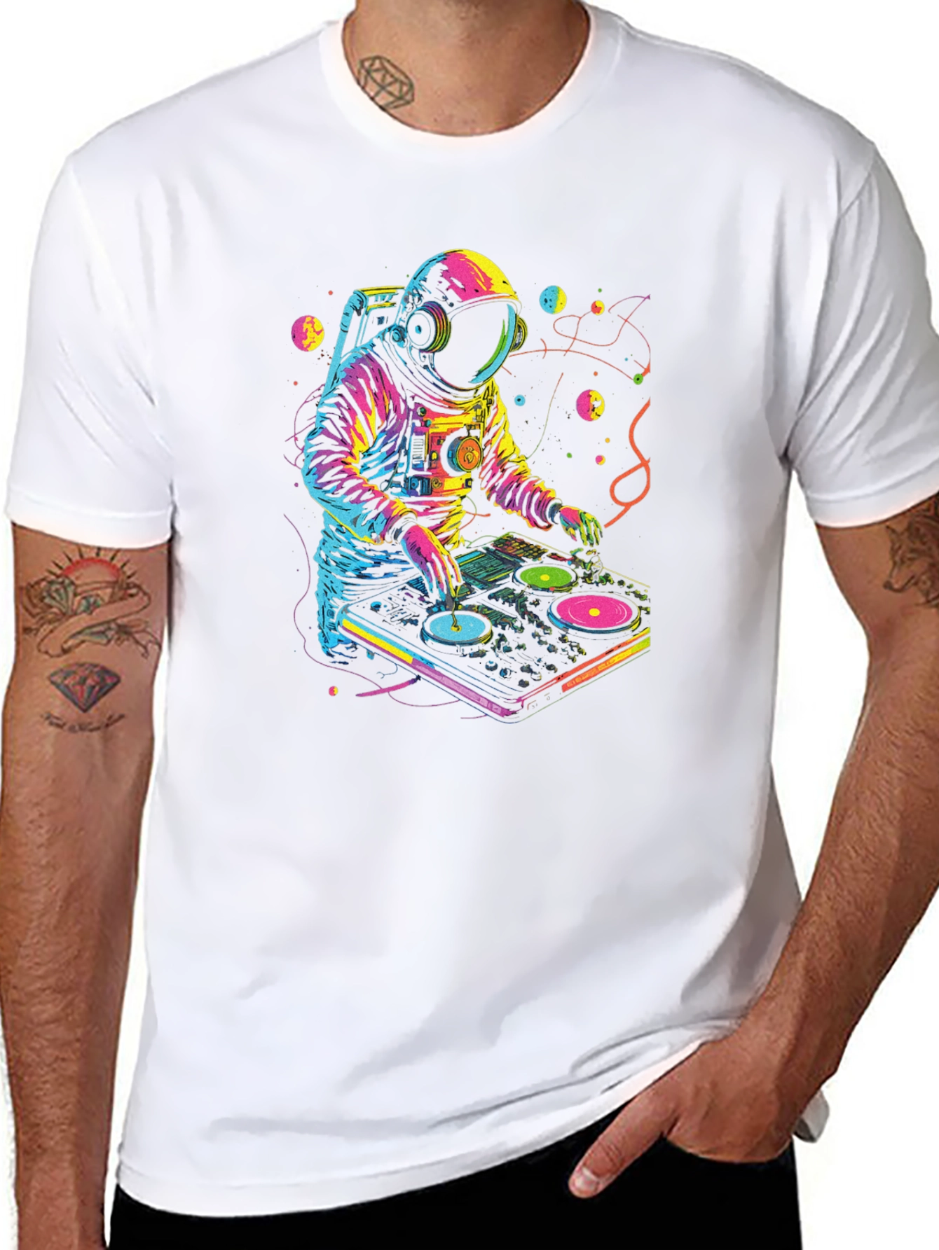 Camiseta Negra Astronauta DJ Espacial