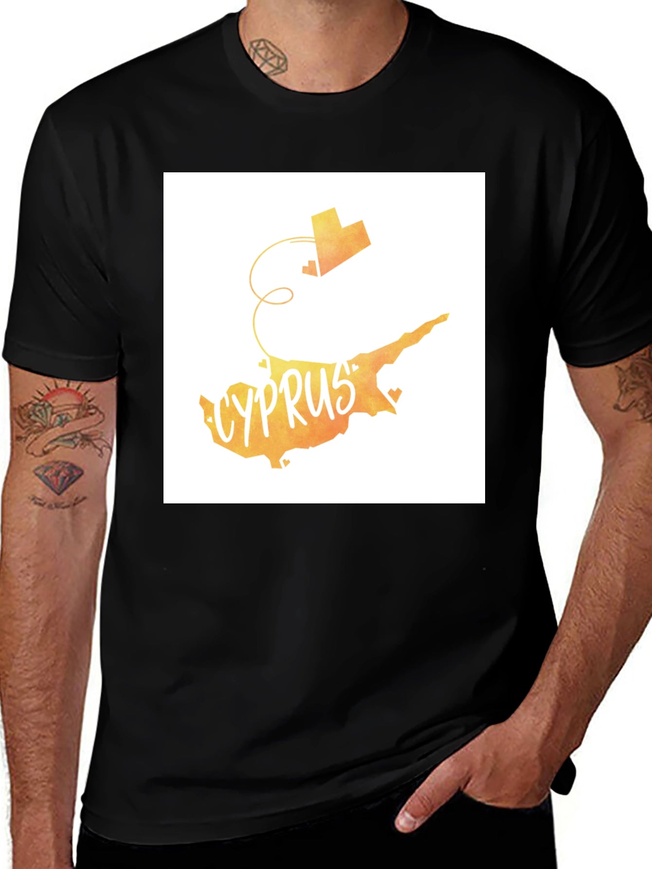 Camiseta Negra con Diseño Chipre Corazón