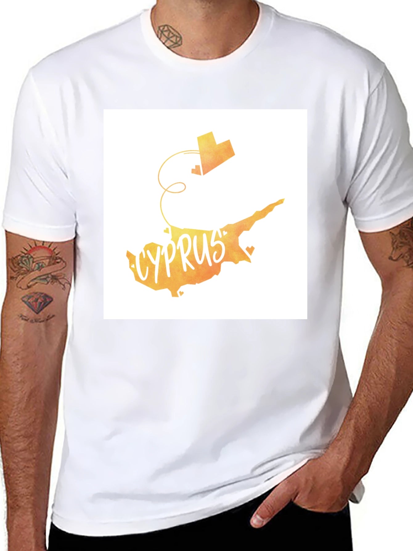 Camiseta Negra con Diseño Chipre Corazón