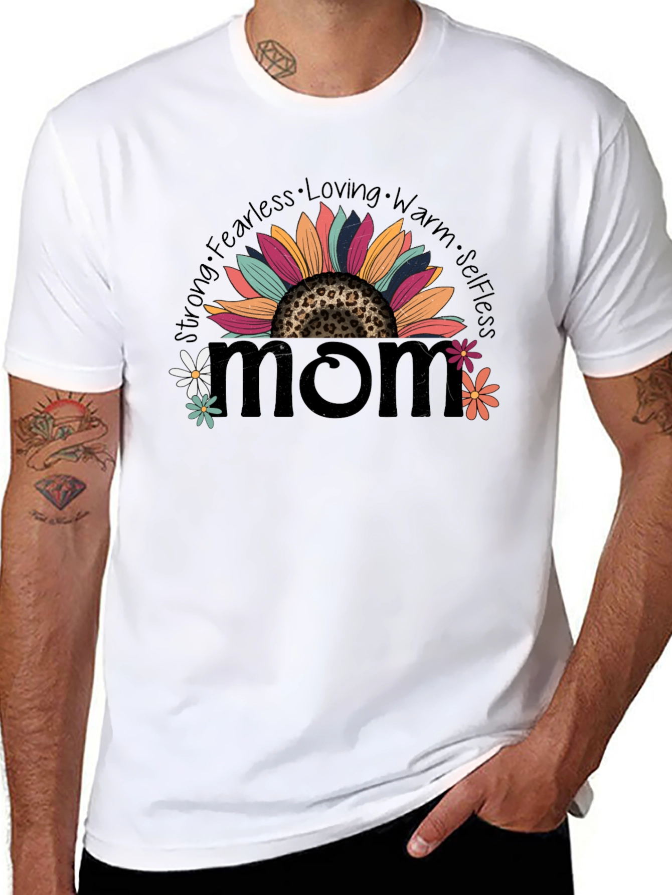 Camiseta Negra Mom con Diseño Floral