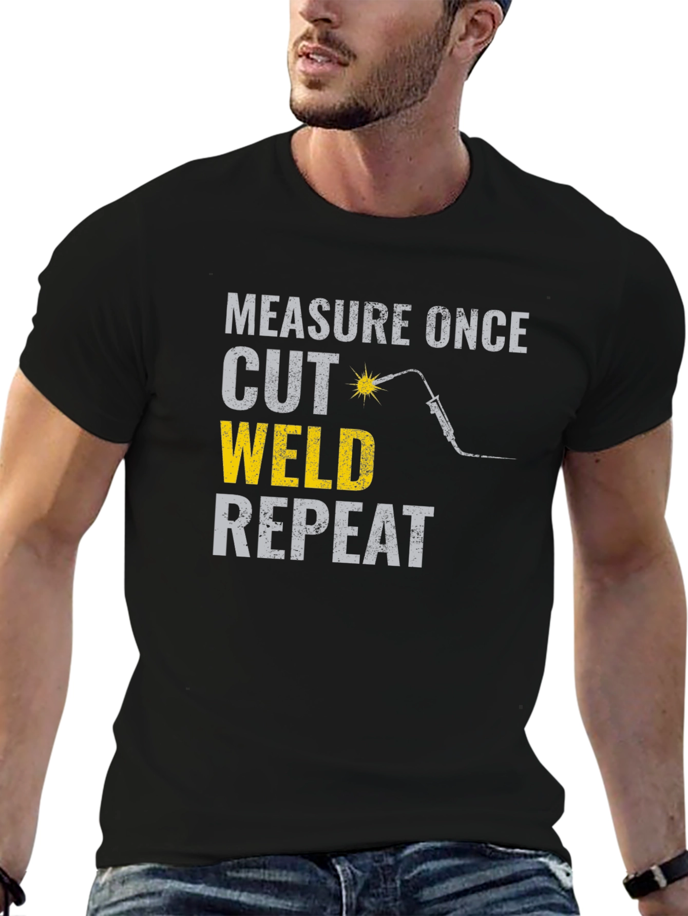 Camiseta Negra: Mide Corta Suelda Repite
