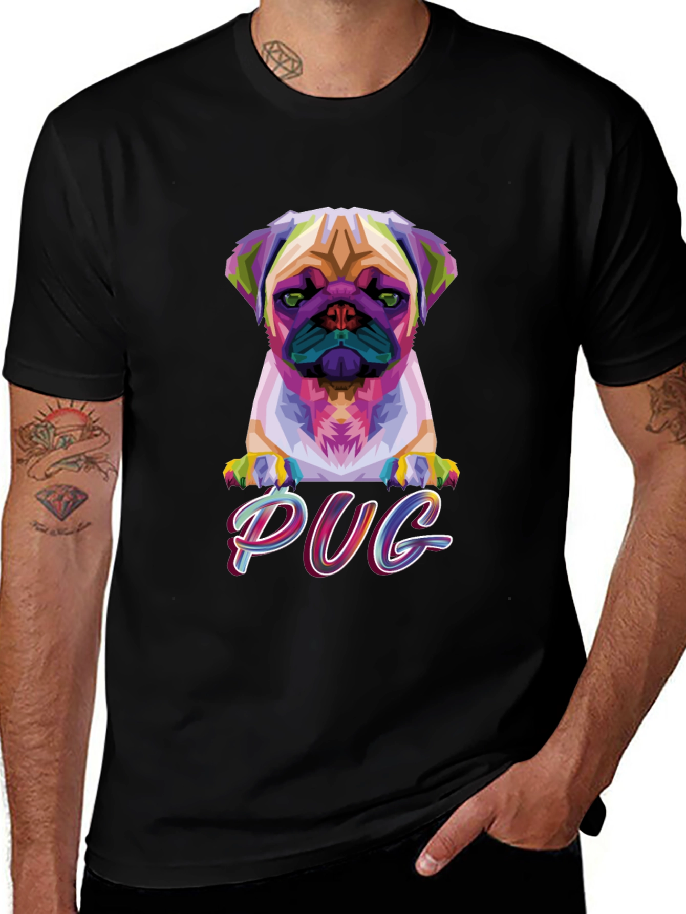 Camiseta Negra con Diseño Pug Geométrico