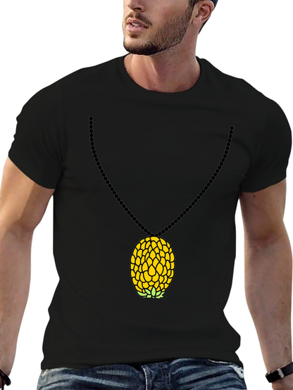 Camiseta Negra con Colgante de Piña