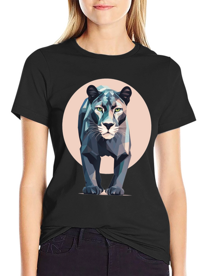 Camiseta Negra con Diseño de Pantera Geométrica