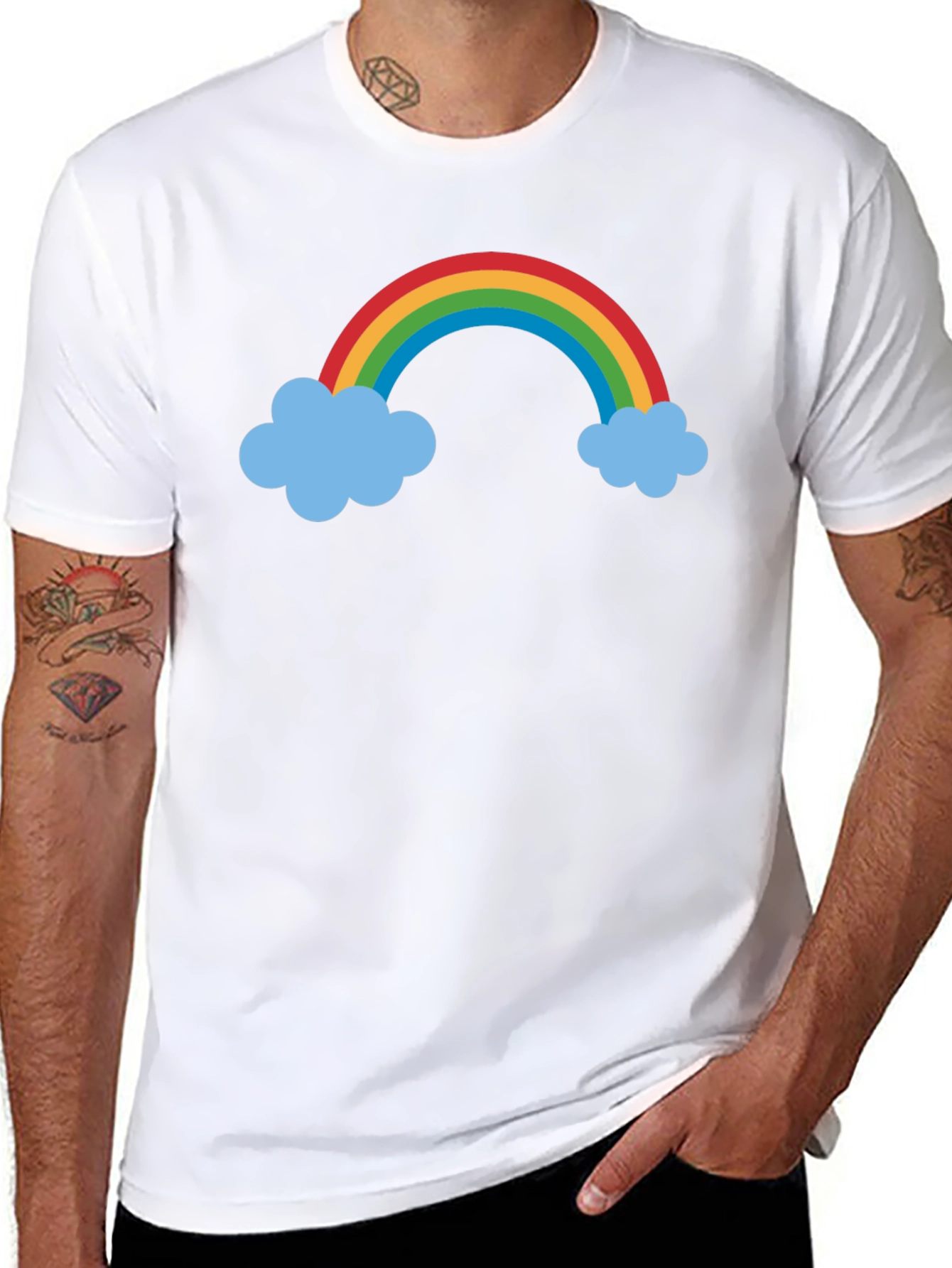 Camiseta Negra con Arcoíris y Nubes