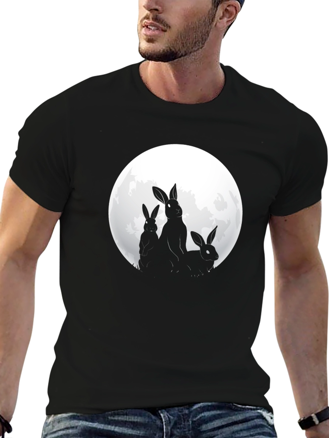 Camiseta Negra con Diseño de Conejos y Luna
