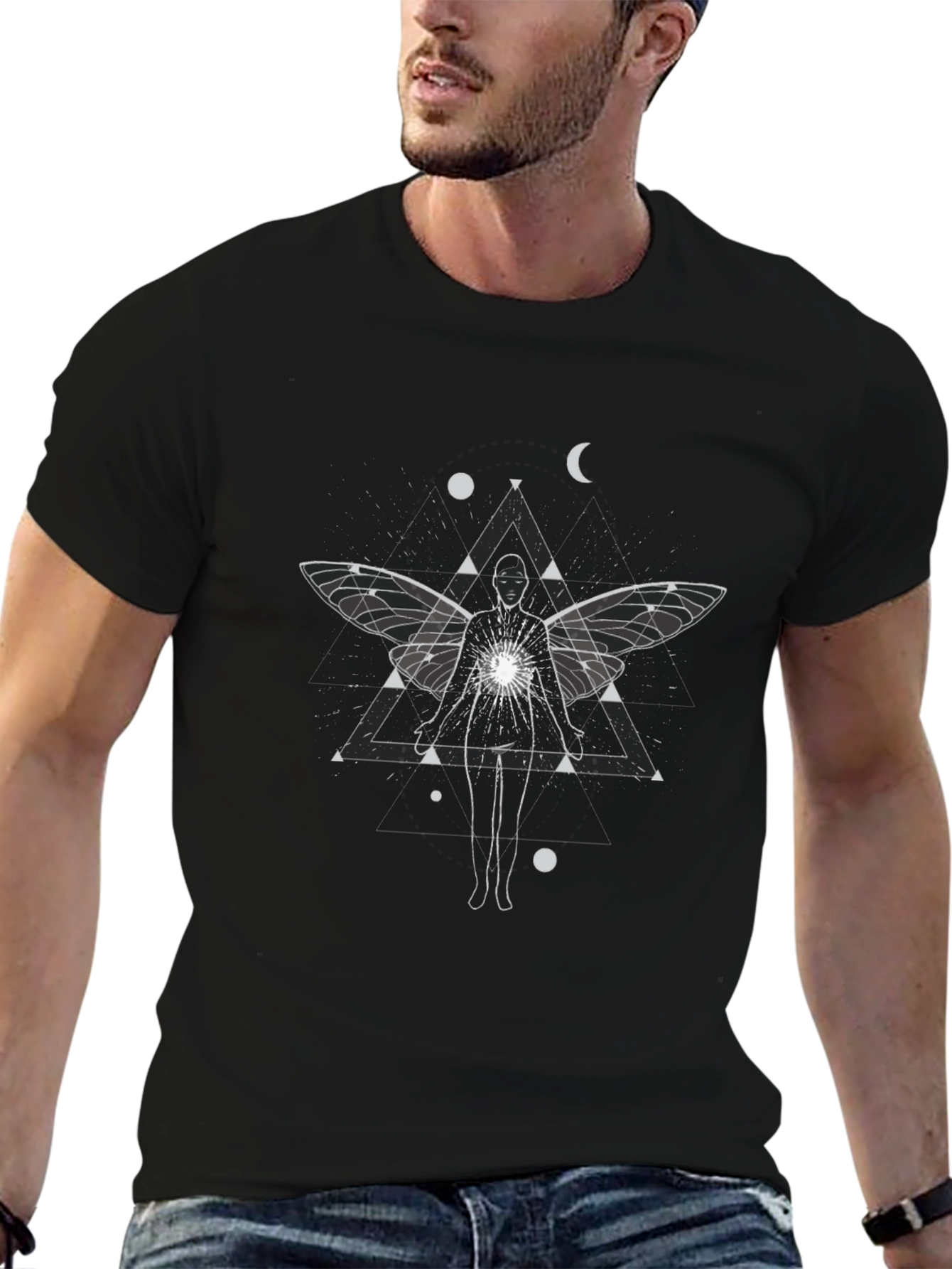 Camiseta Negra con Diseño Místico de Alas de Hada