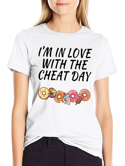 Camiseta Negra Cheat Day con Donas y Dulces