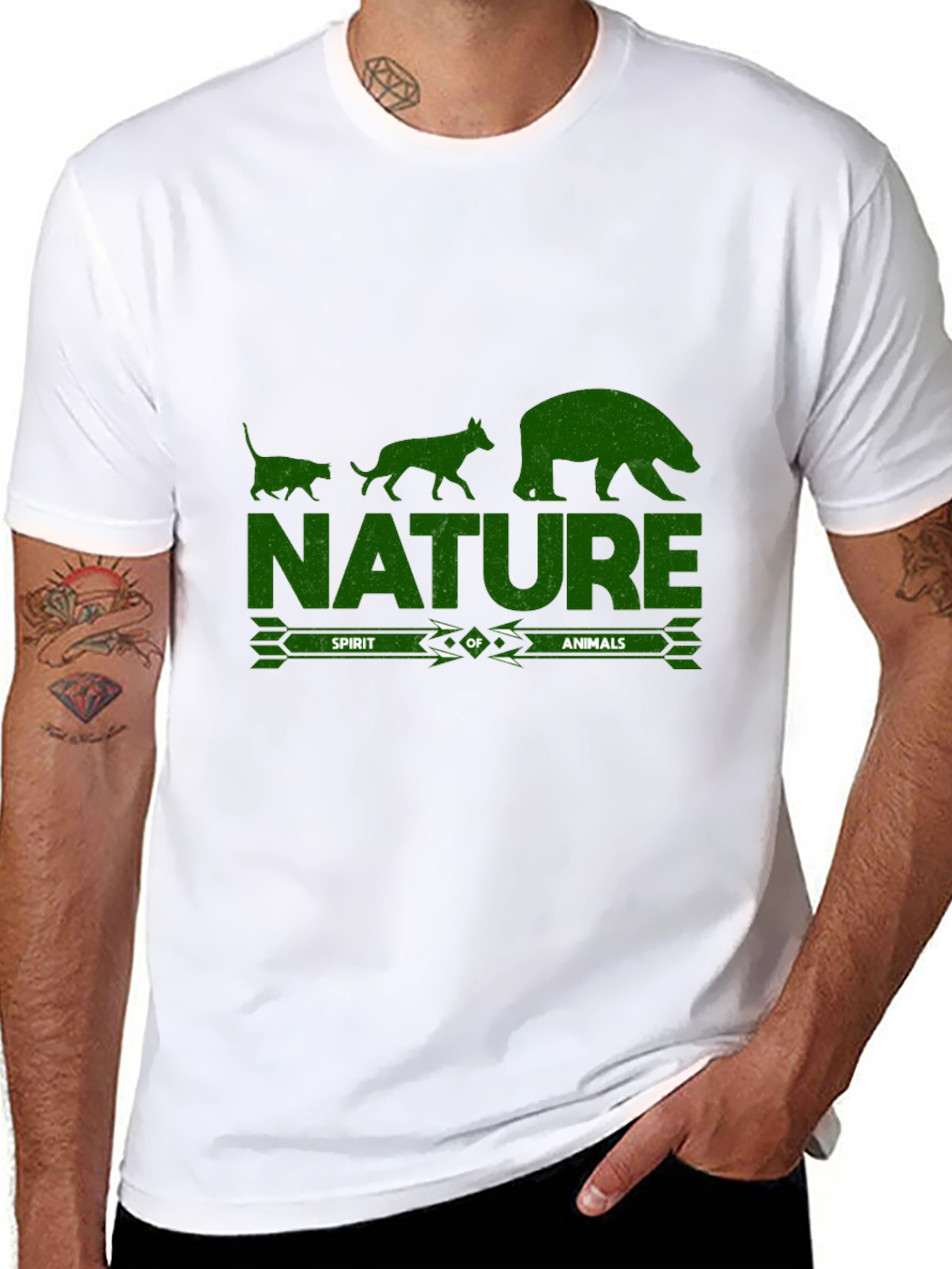 Camiseta Negra con Diseño de Naturaleza y Animales