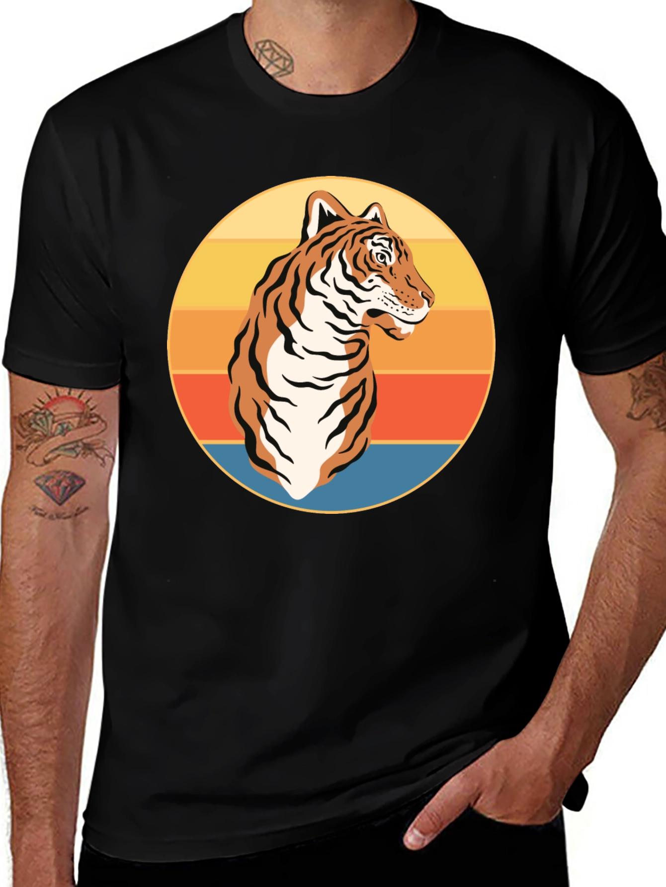Camiseta Negra con Tigre Retro