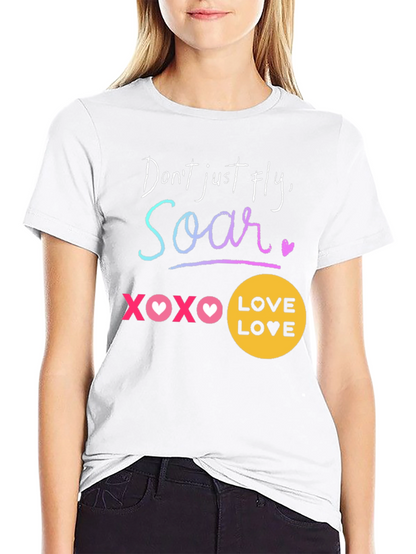 Camiseta Negra Soar: Amor y Motivación