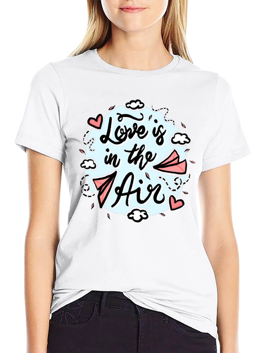 Camiseta Negra Love is in the Air