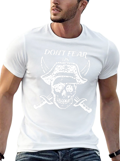 Camiseta Negra con Diseño de Calavera Pirata