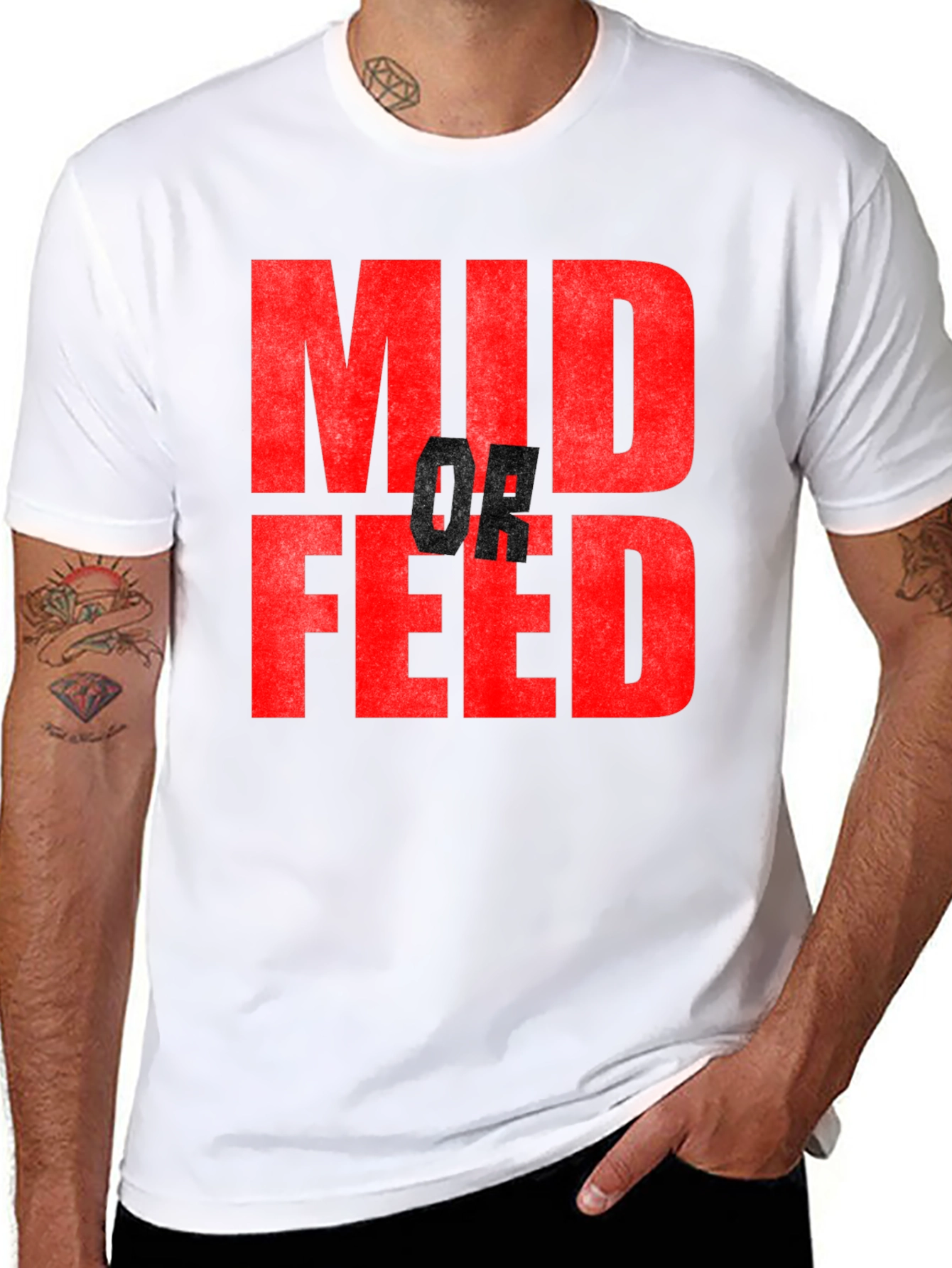 Camiseta Negra con Texto Mid or Feed