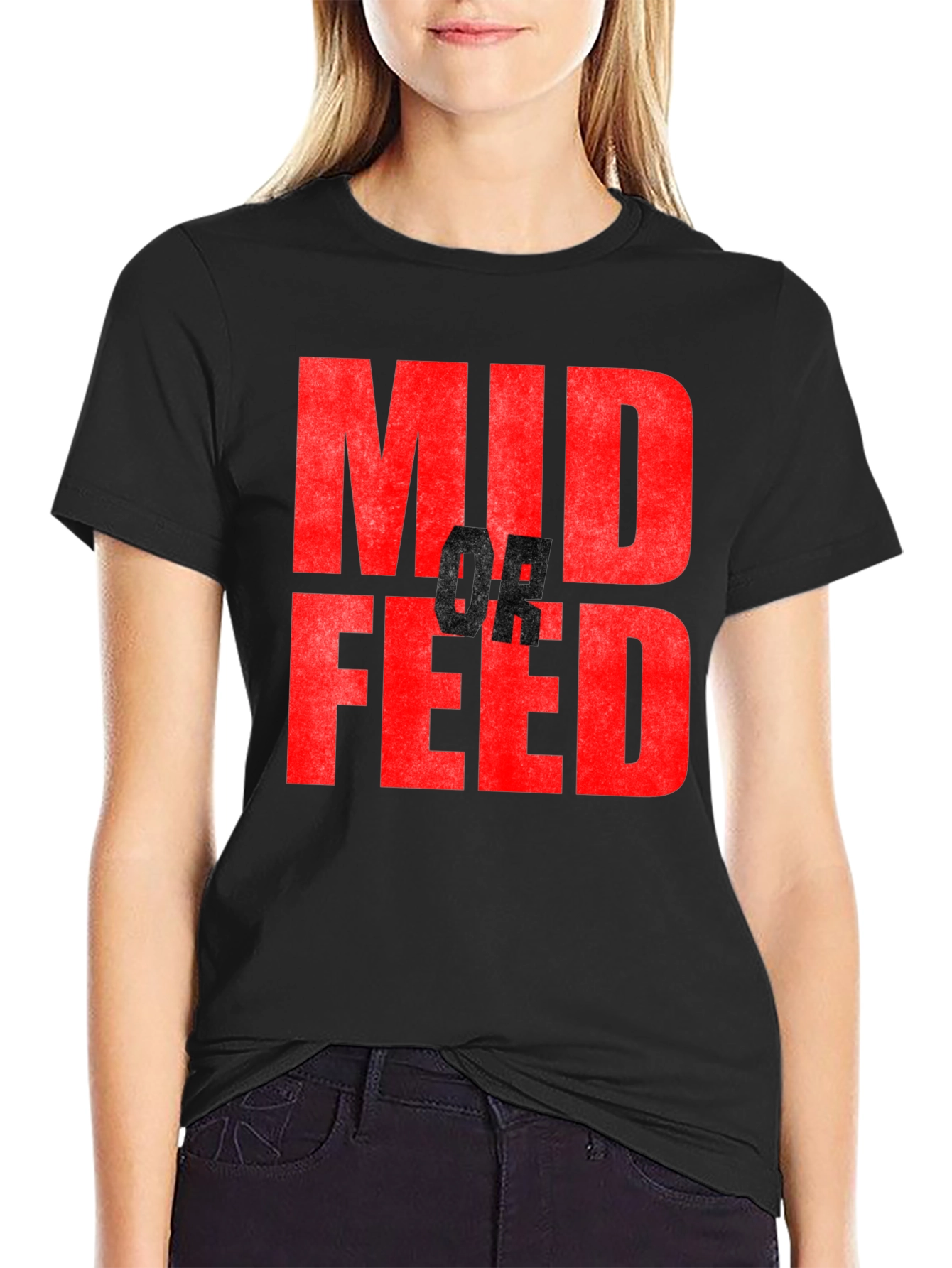 Camiseta Negra con Texto Mid or Feed