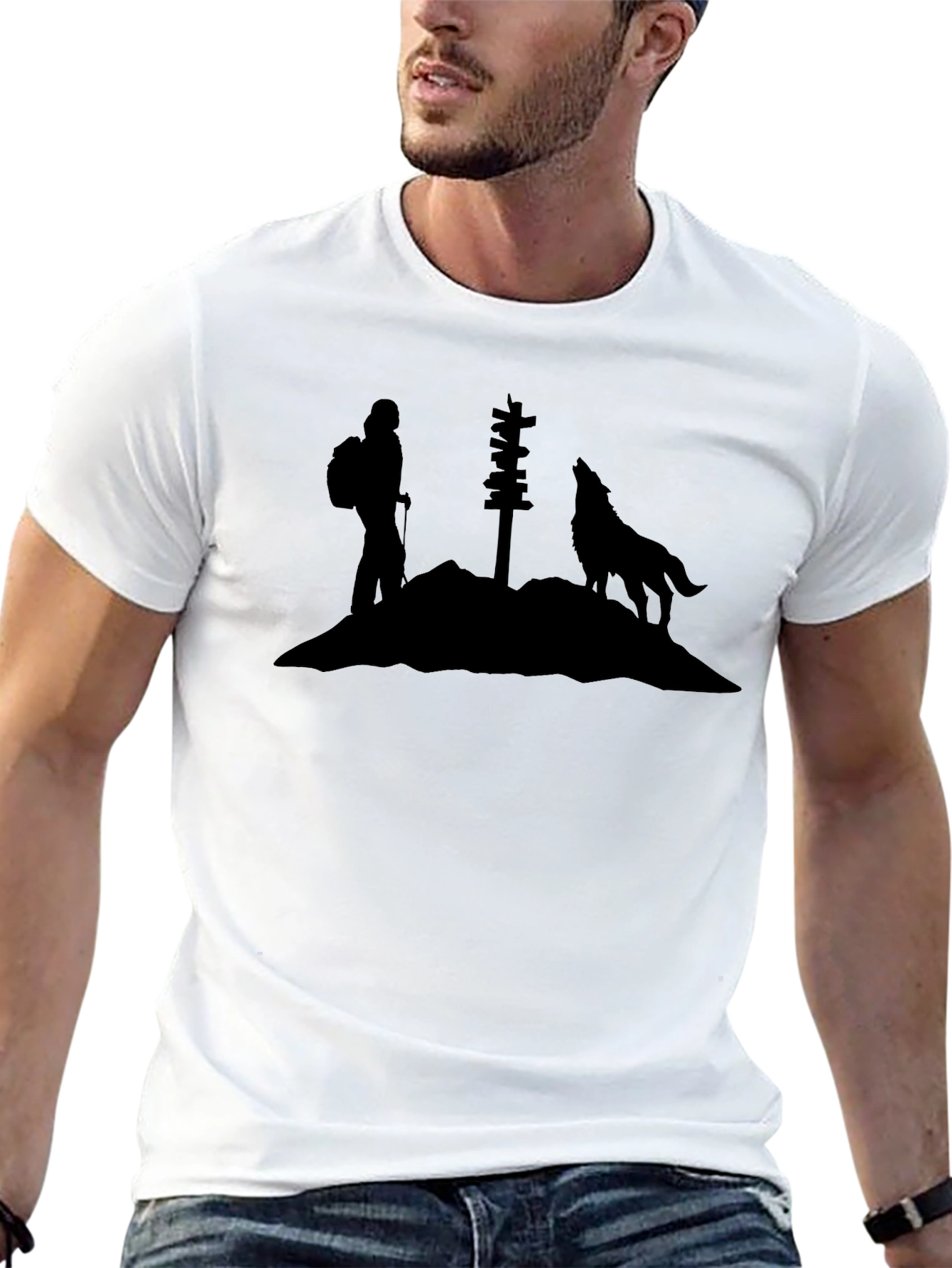 Camiseta Negra Silueta Lobo y Senderista