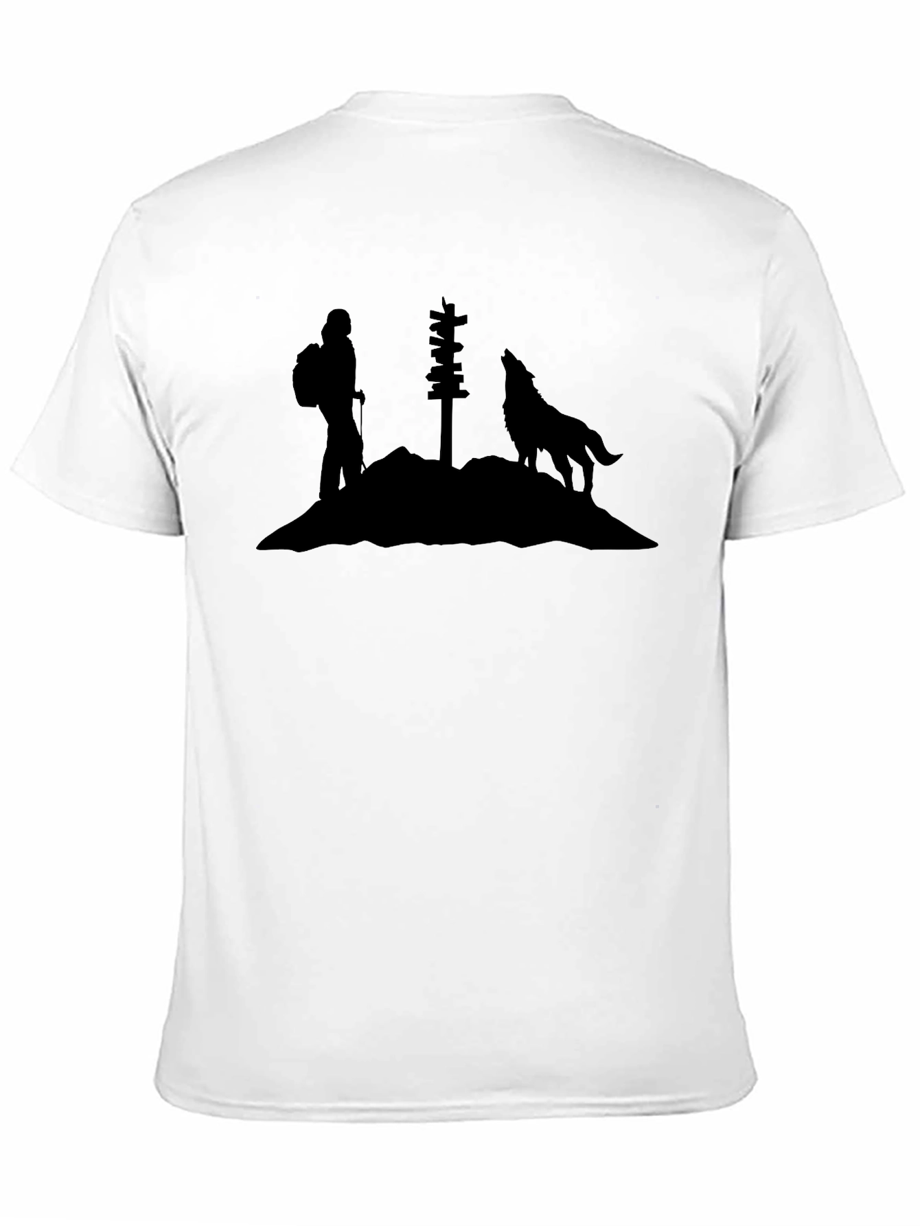 Camiseta Negra Silueta Lobo y Senderista