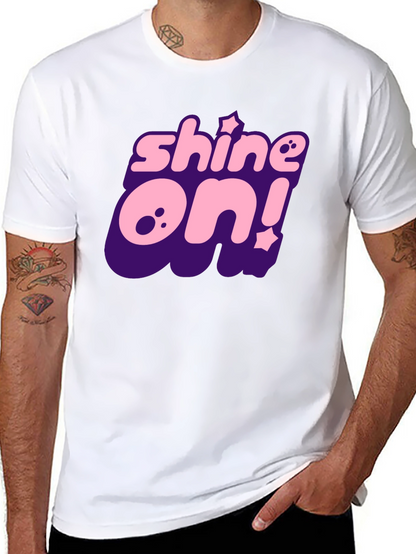 Camiseta Negra Shine On! con Estilo Gráfico Único