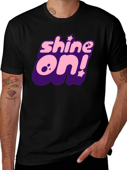 Camiseta Negra Shine On! con Estilo Gráfico Único