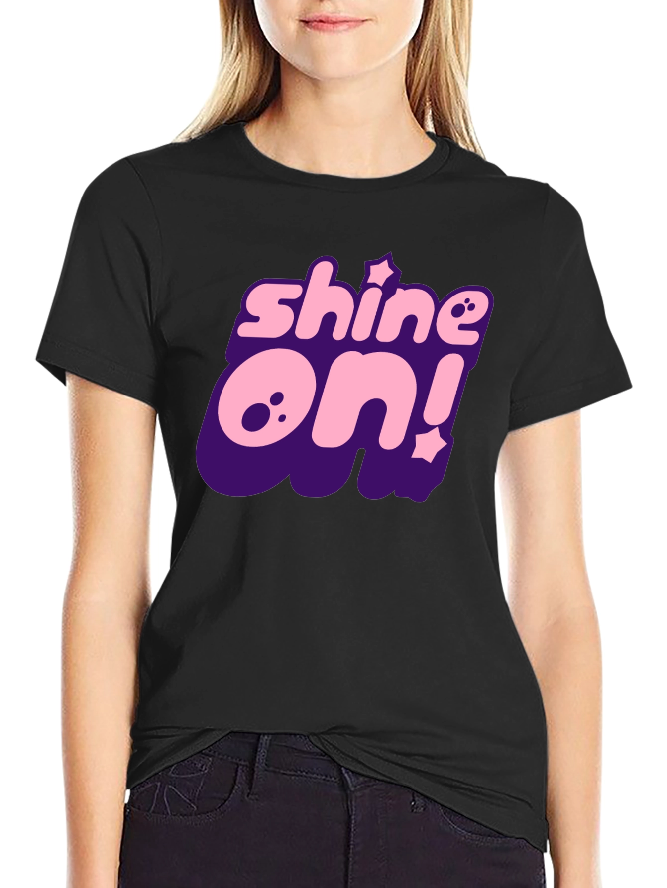 Camiseta Negra Shine On! con Estilo Gráfico Único