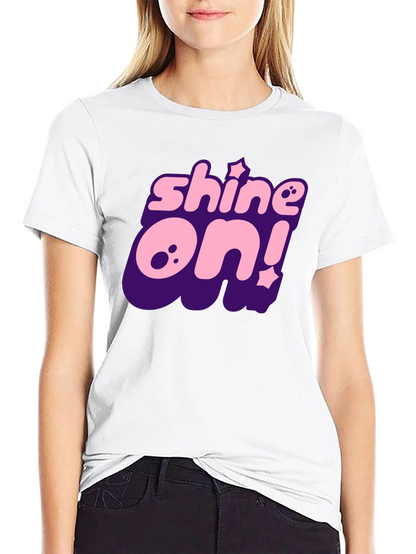 Camiseta Negra Shine On! con Estilo Gráfico Único