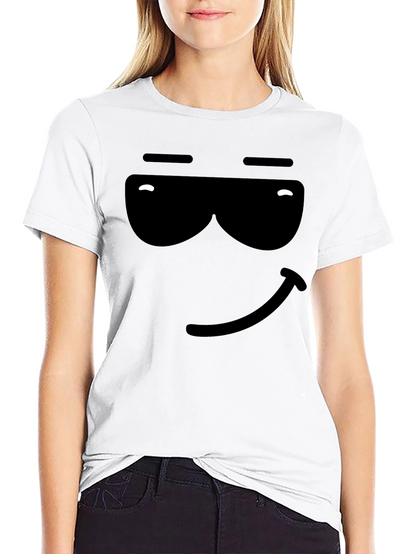 Camiseta Negra con Diseño Gráfico Cool