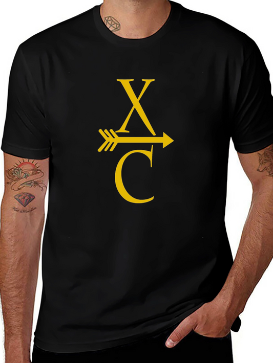 Camiseta Negra XC con Diseño de Flecha y Letras Doradas