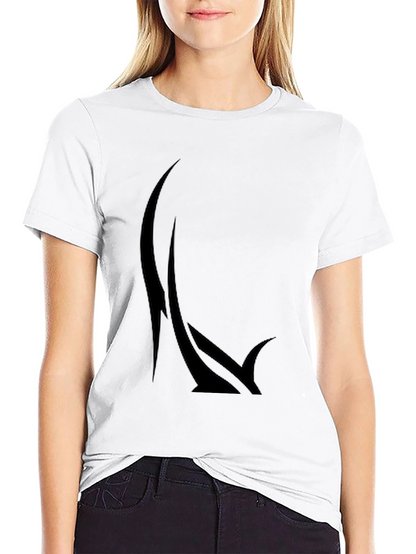 Camiseta Negra Estampada Diseño Abstracto Moderno