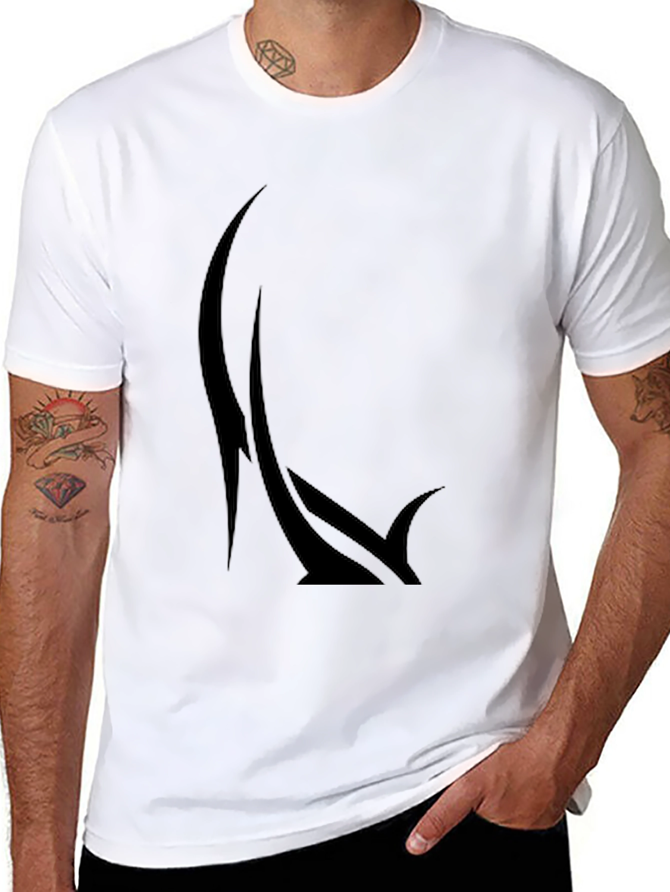 Camiseta Negra Estampada Diseño Abstracto Moderno