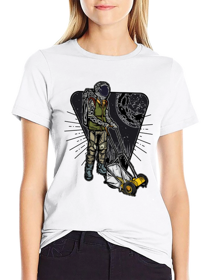 Camiseta Negra: Astronauta Jardinero Lunar