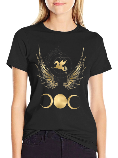 Camiseta Negra con Diseño Místico Dorado